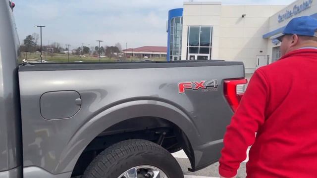 WALK AROUND WEDNESDAY - 2022 Ford F-150 Lariat смотреть онлайн