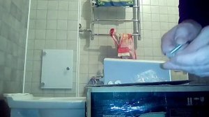 Как собрать и установить смывной бачок  на унитаз.