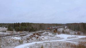 Тепловоз ТЭП70-0540 следует по перегону Крепежная - Иоссер