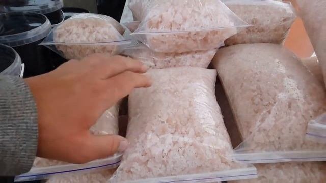 СОЛЕНОЕ  ЛЕЧЕБНОЕ  ОЗЕРО  ,  ЦЕНА  НА СОЛЬ ,  АРАБАТСКАЯ СТРЕЛКА, СЧАСТЛИВЦЕВО.