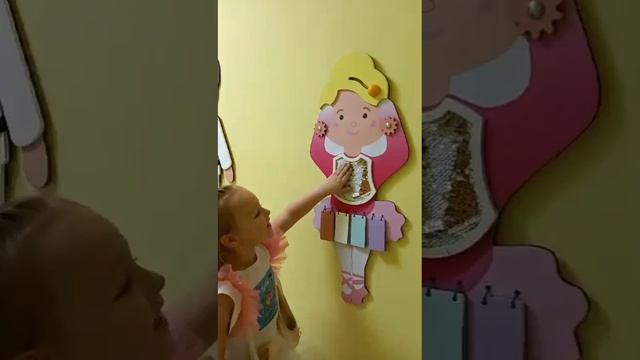 Видеообзор на настенный бизиборд "Балерина" смотреть онлайн