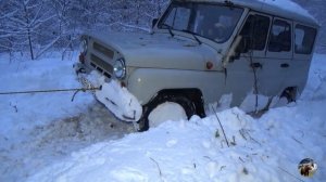 УАЗ, Нива и Шеви Нива в лесу по глубокому снегу. Часть 2.