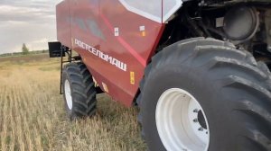 Комбайн Nova-340 на уборке ржи