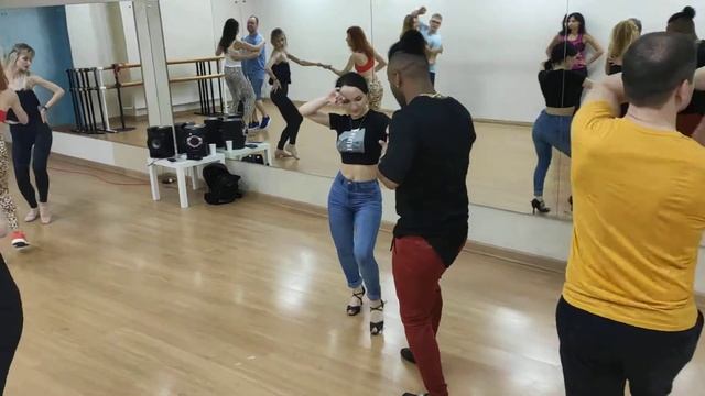 Урок бачаты от Эдельмиро 21.07.2019 смотреть онлайн