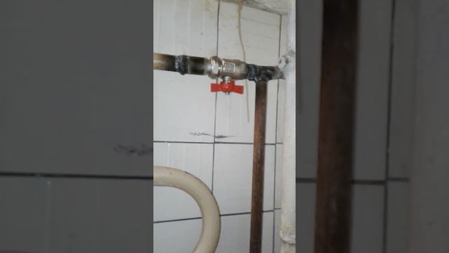 Как врезать шаровый кран в металлическую трубу смотреть онлайн