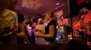 Группа mishki в harats Sochi басс Гитара Антон Давидянц