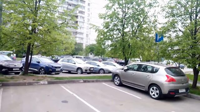 Зеленоградская скорая помощь везёт Зеленоград в больницу после майских праздников