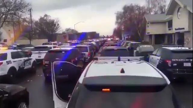 Похороны полицейского в улицах США — Funeral police officer in the streets of the USA смотреть онлайн