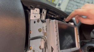 Toyota Allion. Замена головного устройства на Mekede ms. По шаговая инструкция.