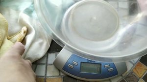 Убрали петухов. Вес тушки Кучинского и Синь Синь Дянь.