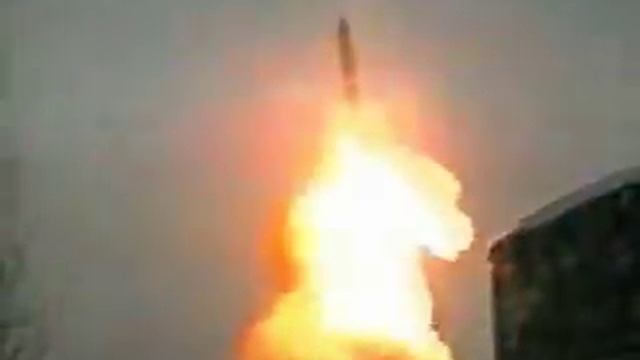 Пуски ракет. РК. РС-20 - Сатана, РС-22 - Скальпель, Тополь, РС-18 - Стилет и Тополь-М смотреть онлайн