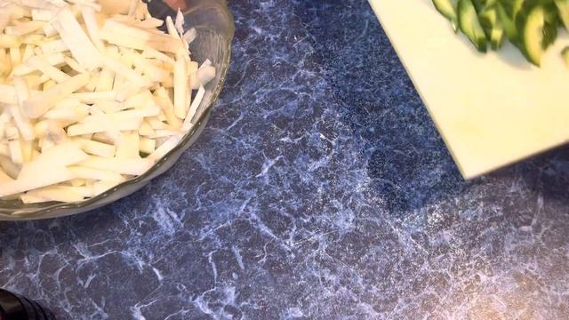 Салат с сельдереем,редькой и огурцом. смотреть онлайн