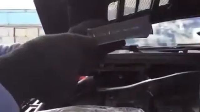 Замена салонного и пылевого фильтра Mercedes GLE смотреть онлайн