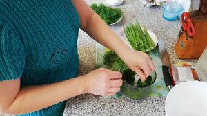 Как приготовить зеленое масло для бутербродов, а так же к мясу и рыбе. Ресторанный рецепт.