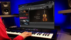 Native Instruments STRADIVARI VIOLIN with Maverick Piano - Sound Demo