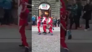 Танец дедов морозов