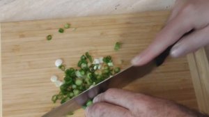 ГОТОВИМ салат из сайры с рисом.