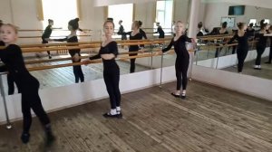 4 класс, Дрезненская ДШИ, урок классического танца, педагог Минаева М.В.