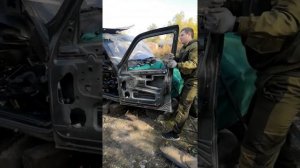 Как снять дверь шевроле нива