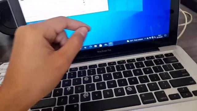 MacBook Pro de 2011 fica reiniciando e não liga. Sistema windows 10. смотреть онлайн