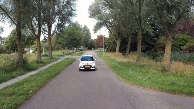 Fiat Panda automaat, je blijft lachen смотреть онлайн