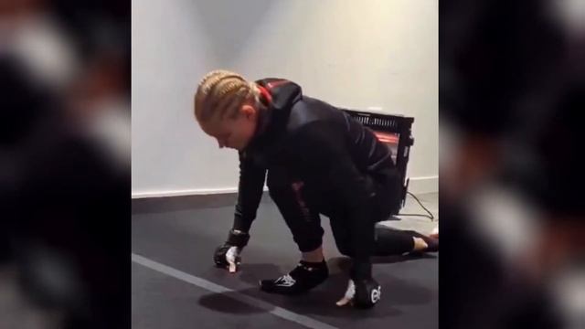 Путь к победе на UFC 294! ВИКТОРИЯ ДУДАКОВА ПОДЕЛИЛАСЬ УНИКАЛЬНЫМИ КАДРАМИ ПОД ПЕСНЮ SHAMANA смотреть онлайн