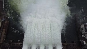 Водосброс на Красноярской ГЭС.
