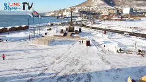 КАМЧАТКА С ВЫСОТЫ ПТИЧЬЕГО ПОЛЕТА  Город Петропавловск-Камчатский в солнечную погоду.