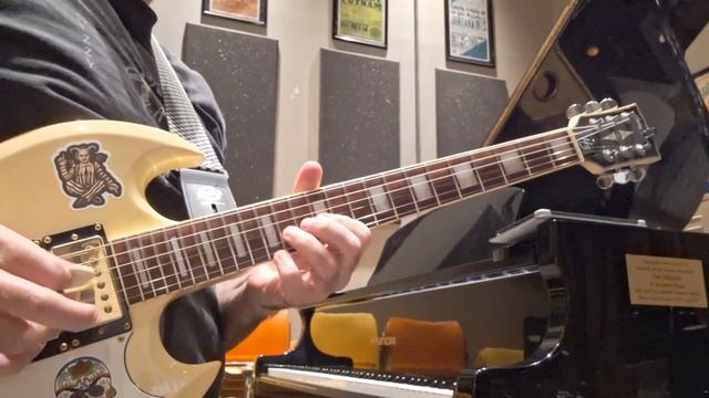 Far East Guitar on a Harley Benton DC-600 VI смотреть онлайн