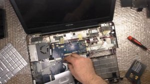 Разборка нотбука Tochiba Satellite L500 1WR