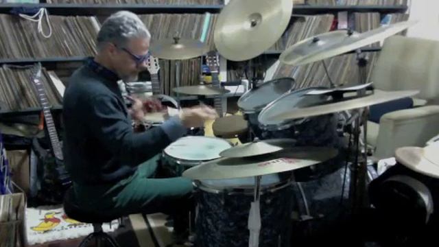 Drummer Cover of Tracks from Eddie Condon's The Chicagoans LP смотреть онлайн