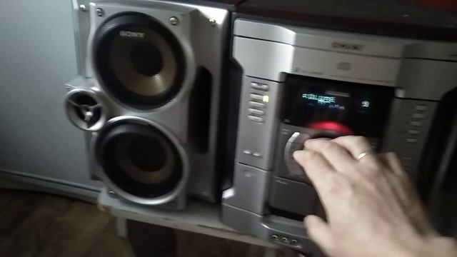 Музыкальный центр Sony MHC-RG220 смотреть онлайн
