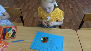 Божьи коровки от средней группы № 5 (лепка)