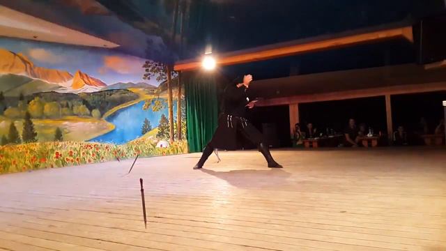 Ансамбль джигитов. Танец с кинжалами. Сочи. Кавказское застолье ,заказ по телефону  89882341327