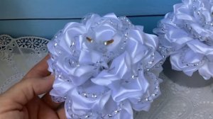 Белые банты на 1 сентября с регилином.