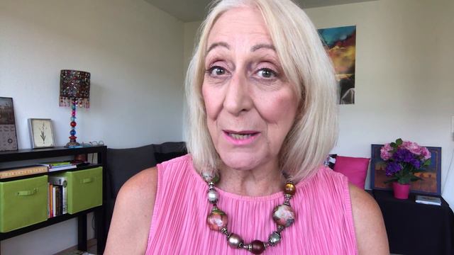 8 Fun Online Shopping Tips for Older Women Who Love to Shop смотреть онлайн