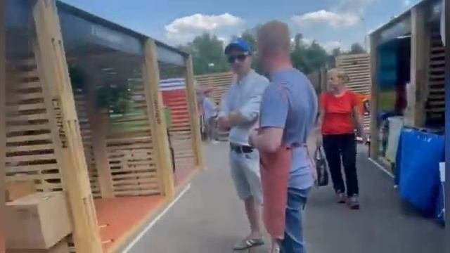 Удачный базар на выставке свой дом, свой участок.