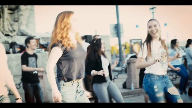 Open-air at Vasilyevsky Island by Armonia Studio смотреть онлайн