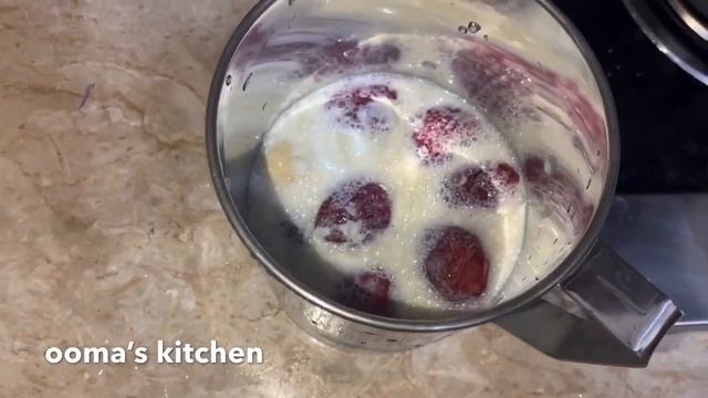 Strawberry & Banana shake with Hand Blender by ooma’s kitchen смотреть онлайн