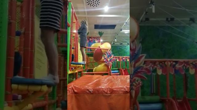 Падение в пропасть смотреть онлайн