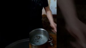 готовим рассол для грудинки горячего копчения.