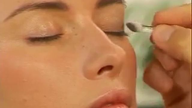 Повседневный макияж для шатенок и брюнеток смотреть онлайн