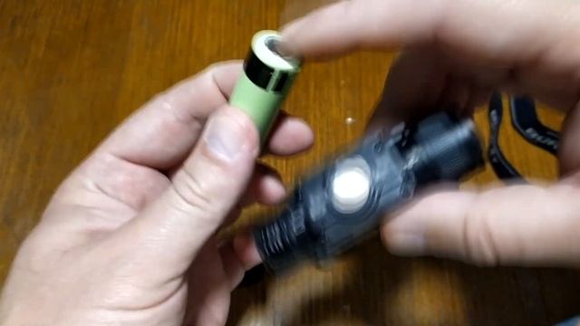 Супер ліхтарик BORUiT HP300 LED * Розпакування * Огляд * Червоні світлодіоди смотреть онлайн