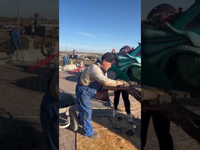 черновая обмазка каркаса скульптуры. от мастера Зои..парк Еленовка. #сказочнаямастерскаяколесникова