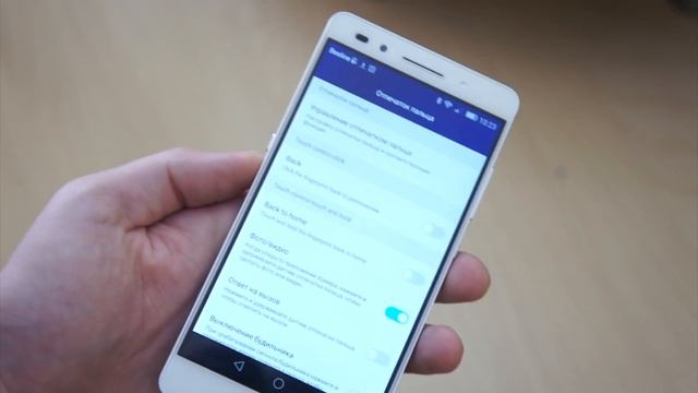 Huawei Honor 7: мощный и стальной смотреть онлайн