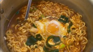 Лапша из черной фасоли - - Корейская уличная еда