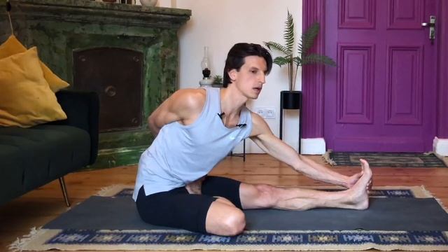 Поза Лотоса с нуля. Как сесть в позу лотоса. Падмасана для начинающих. смотреть онлайн