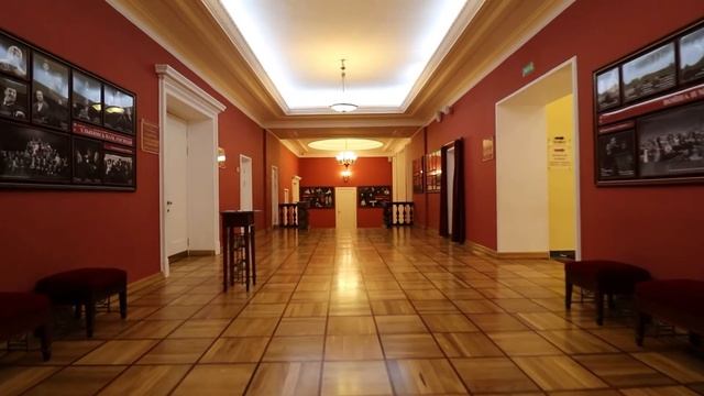 Марш в театр. Театр Вахтангова