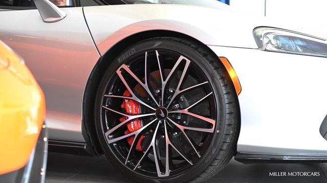 HOW TO: McLaren GT Front Lift Operation 4K смотреть онлайн