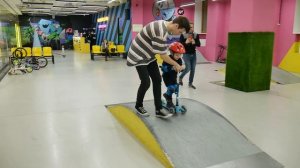 ?Школа трюкового самоката?. Обучение катанию. Тренировки в скейт парке BunnyHop  #крытыйскейтпарк